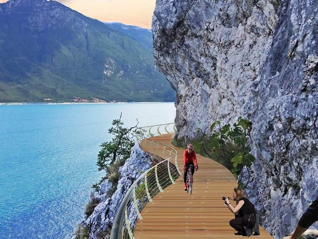 Cantik Nian...Jalur Sepeda di Danau Terbesar di Italia