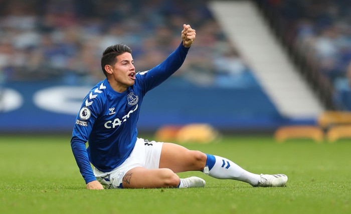 LIVERPOOL, ENGLAND - OCTOBER 17: James Rodriguez of Everton reacts during the Premier League match between Everton and Liverpool at Goodison Park on October 17, 2020 in Liverpool, England. Sporting stadiums around the UK remain under strict restrictions due to the Coronavirus Pandemic as Government social distancing laws prohibit fans inside venues resulting in games being played behind closed doors. (Photo by Catherine Ivill/Getty Images)