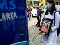 Yulia yang Tewas Dibakar dalam Mobil Disebut Kerabat Jokowi, Benarkah?