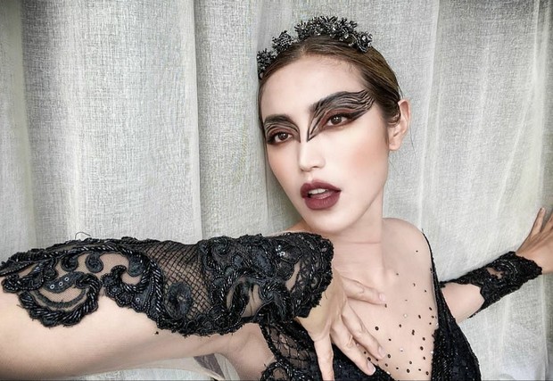 Jessica Iskandar dengan black swan makeup look/Foto: Instagram/inijedar Inspirasi makeup Halloween 2020