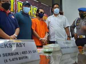 Kurir Narkoba di Jambi Ditangkap, Ribuan Pil Ekstasi-Ratusan Gram Sabu Disita