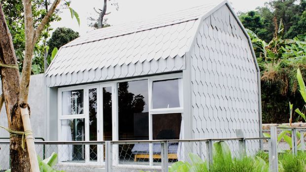 Mana Cottage Couple