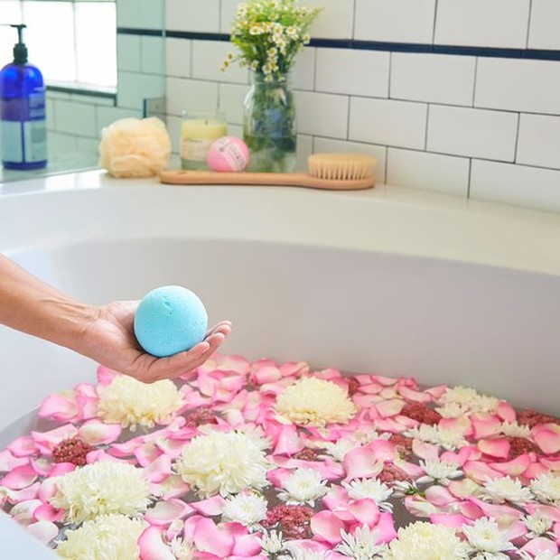 Mandi CBD/pinterest.com/shellyeveland Mandi CBD akan membantu efek peradangan atau sakit otot.