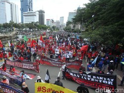 Massa Buruh Tidak Puas Hanya Bertemu Perwakilan Jokowi