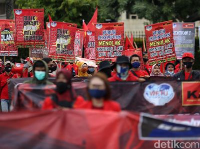 UU Cipta Kerja Diteken Jokowi, Ini Perjalanannya