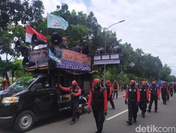 Long March dari Tugu Tani, Massa Buruh Mulai Dekati Patung Kuda