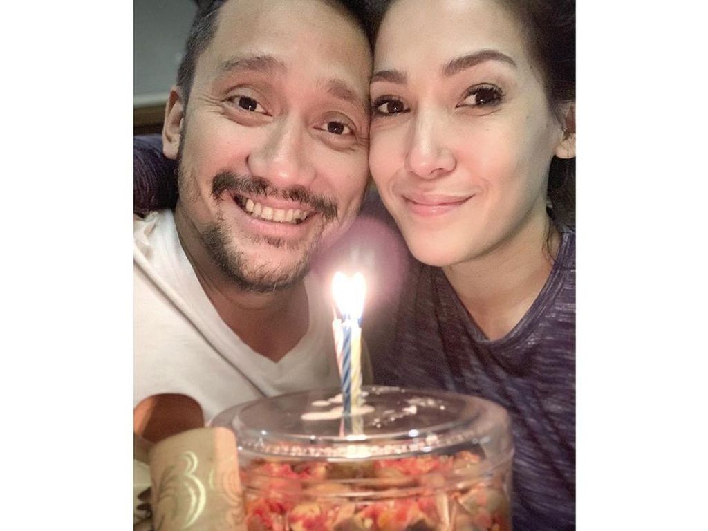 Momen Seru Mieke Amalia dan Tora Sudiro saat Makan Bareng Momen Seru Mieke Amalia dan Tora Sudiro saat Makan Bareng