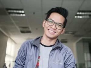 Kisah Pramugara Kena PHK karena Corona Kini Jadi Tukang Pijat Kisah Pramugara Kena PHK karena Corona Kini Jadi Tukang Pijat