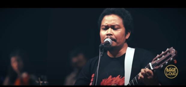 payung teduh untuk perempuan/sumber:youtube.com/user/YamahaMusikID payung teduh untuk perempuan