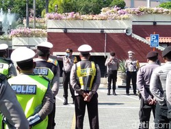 4.820 Personel Gabungan Disiagakan Amankan Demo Omnibus Law di Surabaya