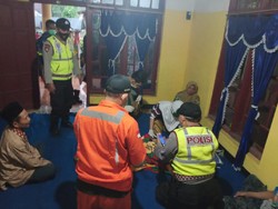 Remaja di Kediri Tewas Tersambar Petir Persis di Belakang Orang Tuanya