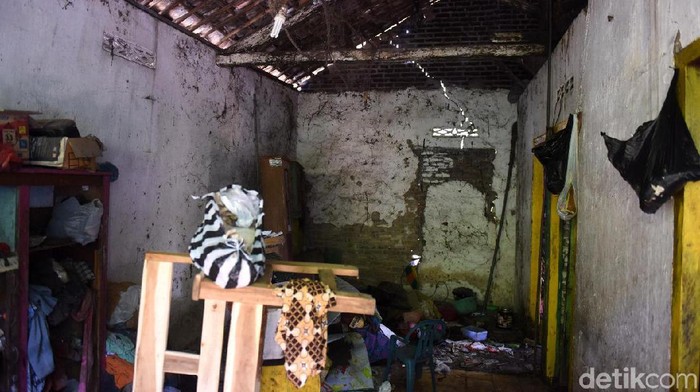 rumah mbah sumirah tak layak huni