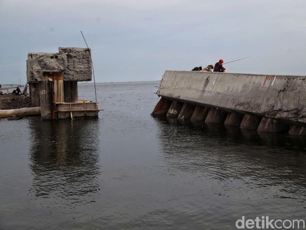 Miris, Sudah Setahun Jebol Tanggul Muara Baru Tak Kunjung Diperbaiki Miris, Sudah Setahun Jebol Tanggul Muara Baru Tak Kunjung Diperbaiki