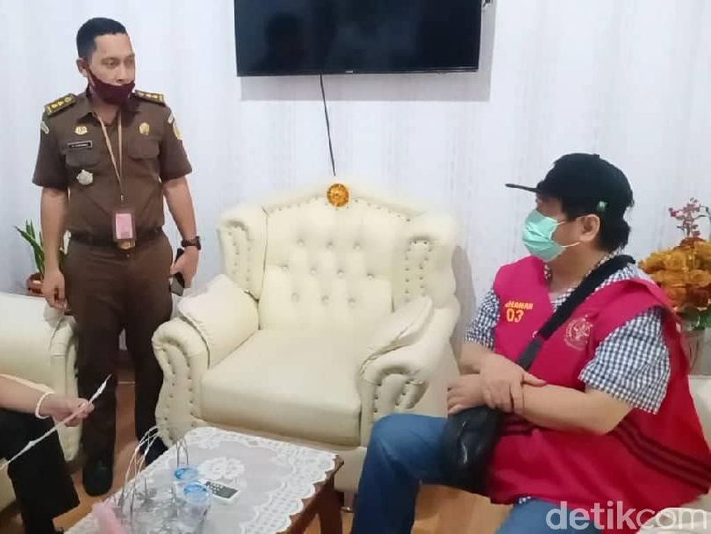 Buron Kasus Pembangunan Konstruksi Bandara Moa Maluku Ditangkap di Riau Buron Kasus Pembangunan Konstruksi Bandara Moa Maluku Ditangkap di Riau
