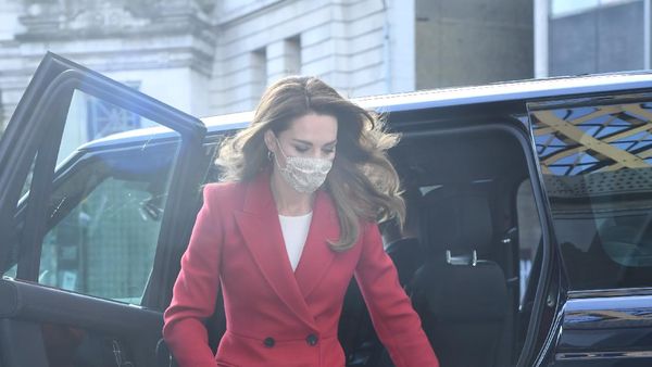 Foto: Tas Baru Kate Middleton Jadi Sorotan, Tersirat Pesan Romantis