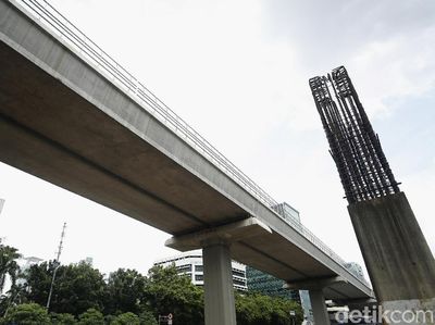 Penampakan Tiang Monorel yang Diminta Dicabut PKB DKI