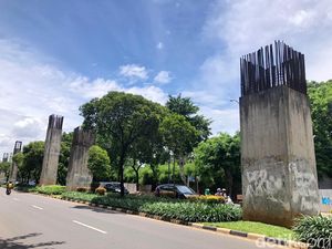 Menanti Nasib 16 Tahun Tiang Monorel Mangkrak