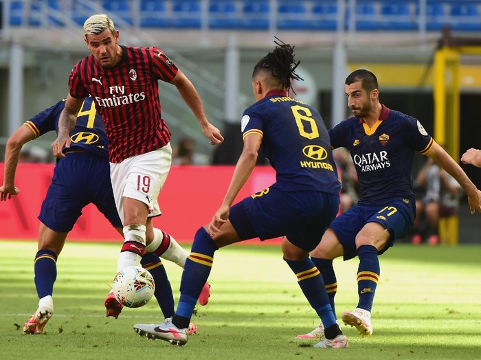 MILAN, ITALY - JUNE 28: (C) Theo Hernandez of AC Milan in action during the Serie A match between AC Milan and  AS Roma at Stadio Giuseppe Meazza on June 28, 2020 in Milan, Italy.  (Photo by Pier Marco Tacca/Getty Images)
