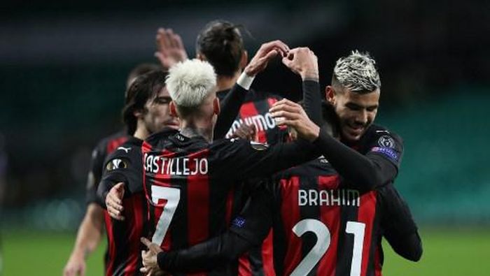 AC Milan AC Milans Spanish midfielder Brahim Diaz celebrates with teammates after scoring his teams second goal during the UEFA Europa League 1st round group H football match between Celtic and AC Milan at Celtic Park stadium in Glasgow, Scotland on October 22, 2020. (Photo by RUSSELL CHEYNE / POOL / AFP)