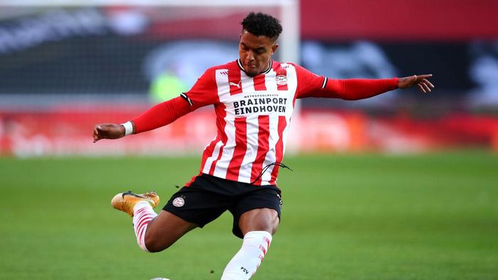 Donyell Malen EINDHOVEN, NETHERLANDS - OCTOBER 04: Donyell Malen of PSV in action during the Dutch Eredivisie match between PSV Eindhoven and Fortuna Sittard at Philips Stadion on October 04, 2020 in Eindhoven, Netherlands. (Photo by Dean Mouhtaropoulos/Getty Images)