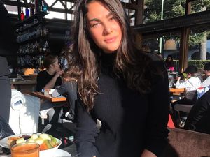 Gaya Francesca Sofia Novello, Kekasih Valentino Rossi Saat Makan Enak Gaya Francesca Sofia Novello, Kekasih Valentino Rossi Saat Makan Enak