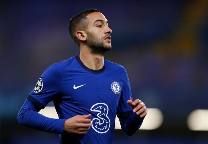 LONDON, ENGLAND - OCTOBER 20: Hakim Ziyech of Chelsea looks on during the UEFA Champions League Group E stage match between Chelsea FC and FC Sevilla at Stamford Bridge on October 20, 2020 in London, England. Sporting stadiums around the UK remain under strict restrictions due to the Coronavirus Pandemic as Government social distancing laws prohibit fans inside venues resulting in games being played behind closed doors. (Photo by Alastair Grant - Pool/Getty Images)