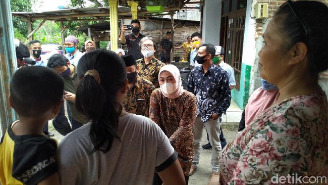 Anggaran Subsidi Upah Rp 8 Triliun di Kemenaker Dialihkan untuk Guru Honorer Anggaran Subsidi Upah Rp 8 Triliun di Kemenaker Dialihkan untuk Guru Honorer
