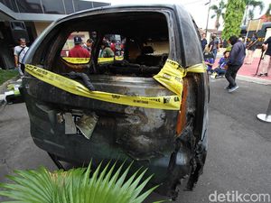 Polisi Dalami Kemungkinan Pelaku Lain yang Bunuh dan Bakar Yulia Polisi Dalami Kemungkinan Pelaku Lain yang Bunuh dan Bakar Yulia