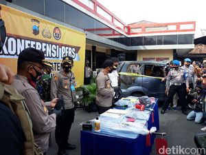 Kronologi Pembunuhan Yulia: dari Kandang Ayam-Dibakar dalam Mobil Kronologi Pembunuhan Yulia: dari Kandang Ayam-Dibakar dalam Mobil