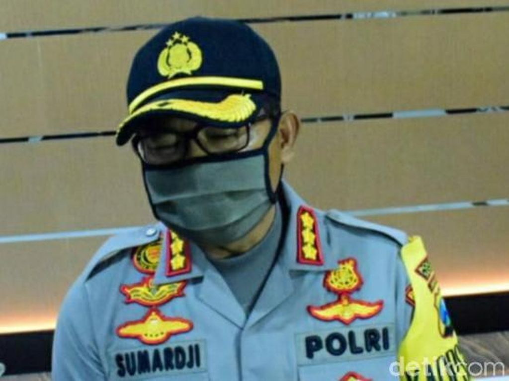 Polisi Panggil Penyanyi Dangdut Sidoarjo yang Pesta Ultahnya Langgar Prokes Polisi Panggil Penyanyi Dangdut Sidoarjo yang Pesta Ultahnya Langgar Prokes