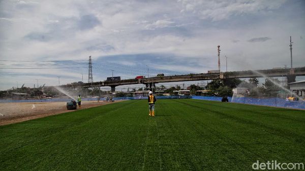 Keren! Rumput di Stadion JIS Ini Berstandar FIFA Lho