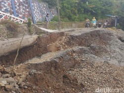 Tanah Gerak, Akses Warga Dua Desa di Banjarnegara Putus
