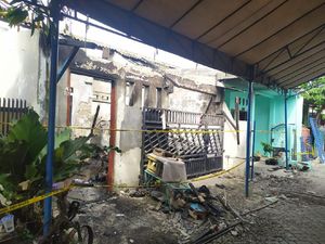 Olah TKP Kebakaran Maut di Tangerang, Puslabfor Cek Meteran Listrik Olah TKP Kebakaran Maut di Tangerang, Puslabfor Cek Meteran Listrik