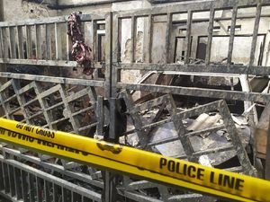 Melihat Sisa Kebakaran yang Tewaskan Satu Keluarga di Tangerang Melihat Sisa Kebakaran yang Tewaskan Satu Keluarga di Tangerang
