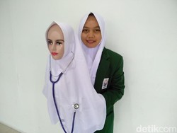 Mahasiswa di Surabaya Ciptakan Kerudung K-Pop