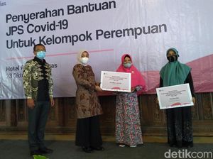 Menaker Kucurkan Rp 600 Juta Dorong 15 Kelompok Perempuan Mojokerto Jadi Pebisnis
