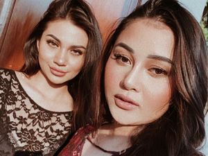 Adu Sensual Mutia Ayu dan Ariel Tatum
