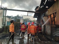 Pabrik Kimia di Serang Terbakar, 5 Unit Damkar Diterjunkan