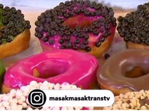 Masak Masak : Donat Warna-Warni yang Empuk Manis