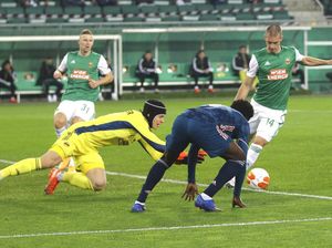 Oezil Nonton Arsenal: Olok Diri Sendiri, Tunjuk Kembaran Petr Cech