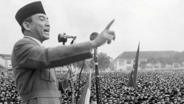 Leader of the Indonesian National Party Achmed Sukarno (1902-70) addresses a rally of 200,000 people in Macassar, demanding independence from the Netherlands in an undated photo. Sukarno was Indonesia's first president (1945-66) when Indonesia was granted independence in 1945. (Photo by AFP)