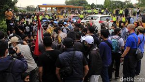 Tolak Omnibus Law, Mahasiswa Bandung Blokade Gerbang Tol Pasteur