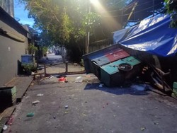 Bentrok Antarpemuda di Gunung Sahari Jakpus, Warung-Pos Hansip Dirusak