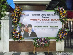 Machfud-Mujiaman Kirim Karangan Bunga untuk Ultah Wakil Wali Kota Surabaya