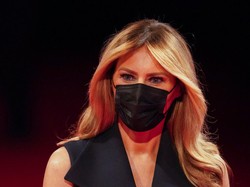 Melania Trump Ikut Tren NFT, Jual Lukisan Matanya Rp 2,5 Juta