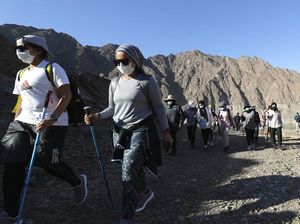 Aksi Para Wanita Daki Gunung-Kayuh Kayak di Pekan Olahraga Dubai