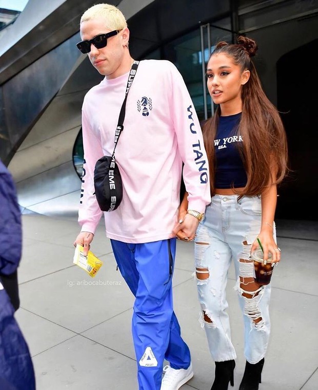 ariana grande street style outfit/instagram: aribocabuteraz ariana grande street style outfit/instagram: aribocabuteraz