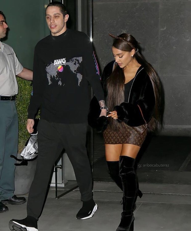 ariana grande street style outfit/instagram: aribocabuteraz ariana grande street style outfit/instagram: aribocabuteraz