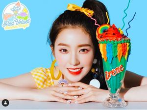 Cantiknya Irene Red Velvet Saat Pose Bersama Minuman Favoritnya