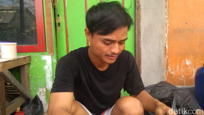 Cerita Pedagang Kopi Bekasi: Gerobaknya Terbang Diempas Puting Beliung Cerita Pedagang Kopi Bekasi: Gerobaknya Terbang Diempas Puting Beliung